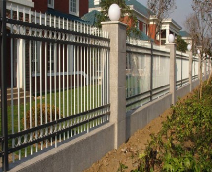 深圳小區(qū)圍欄客戶見(jiàn)證