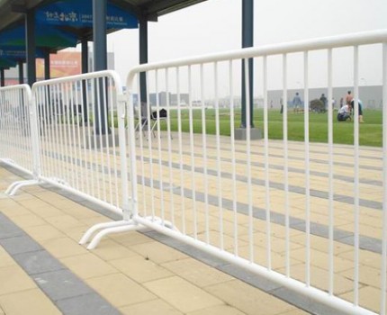 深圳移動(dòng)護(hù)欄客戶見(jiàn)證